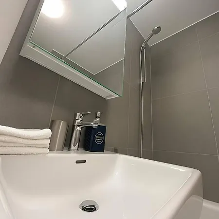 Montchoisi 1 Bedroom Near Gare Ouchy Smart Lock Lausanne